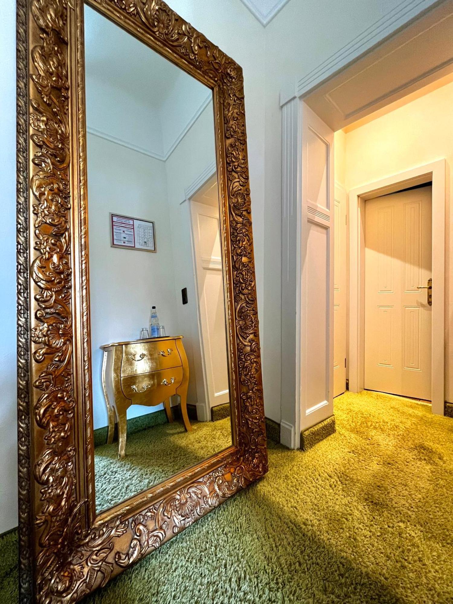 Park Villa Zentral Am Mittelrhein - Zimmer & Apartments Boppard Bagian luar foto